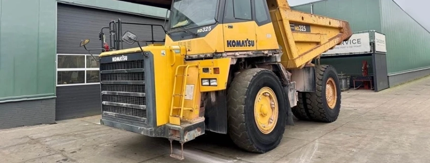 دامپتراک 325 کوماتسو